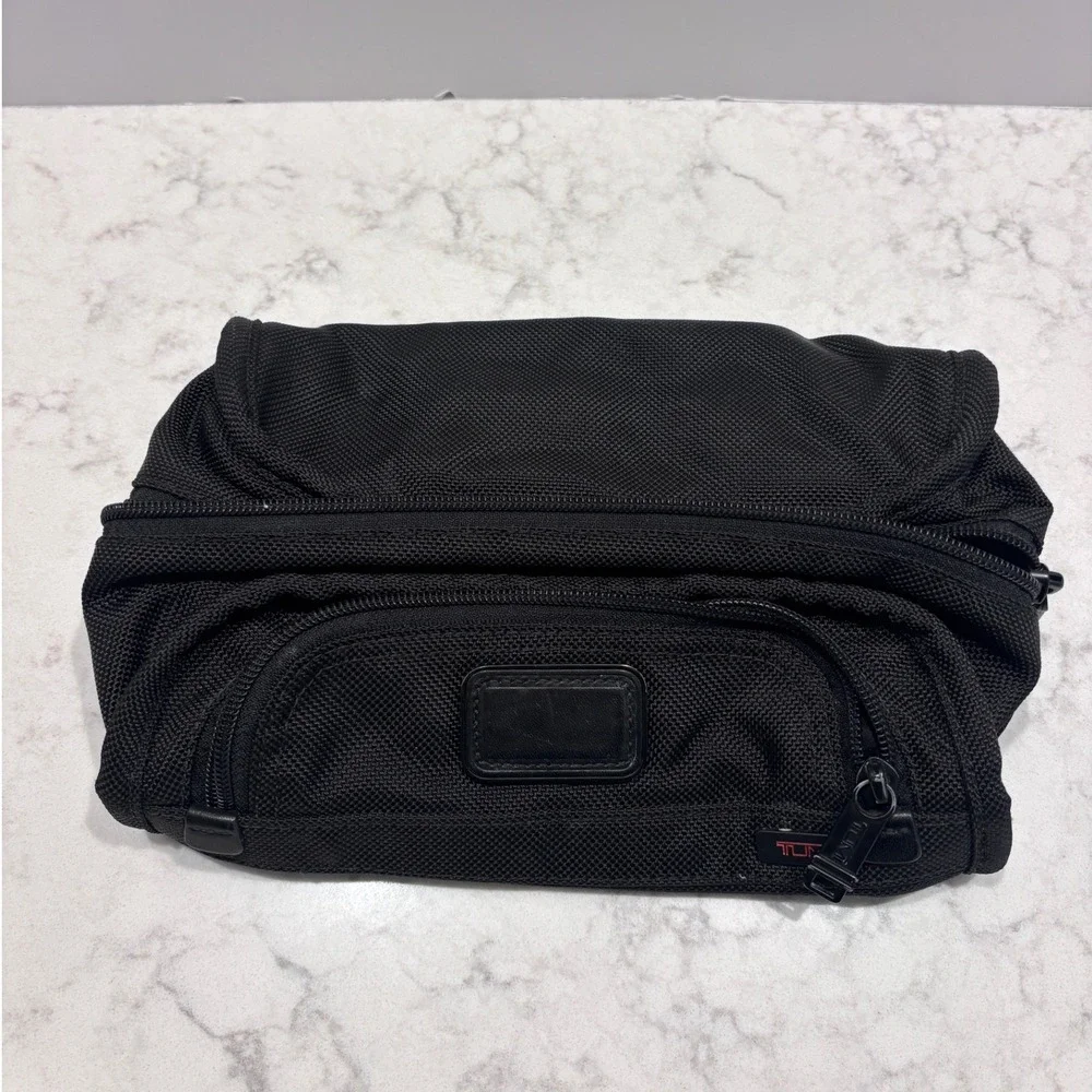 Tumi Alpha Black Ballistic Nylon Toiletry Bag Travel Kit 22195DH Men's Accessory